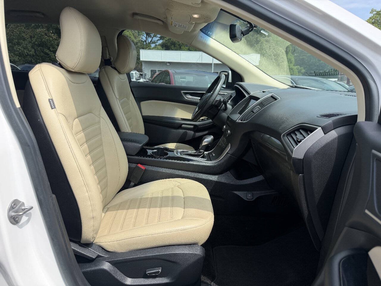 Used 2017 Ford Edge SEL w/ Equipment Group 201A FWD image 14