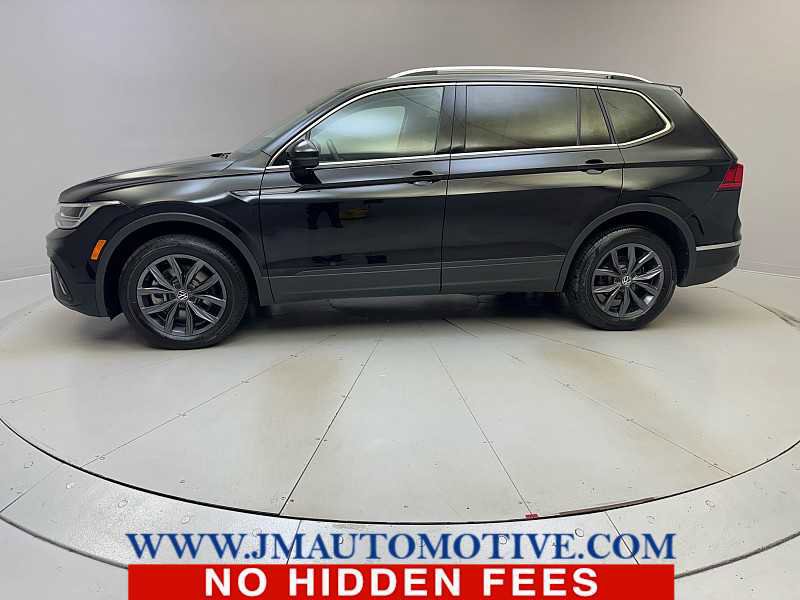 Used 2024 Volkswagen Tiguan SE image 2