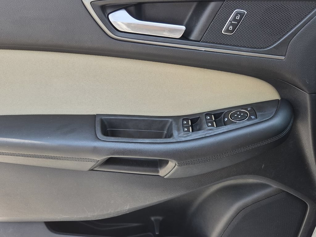 Used 2016 Ford Edge SE FWD image 21