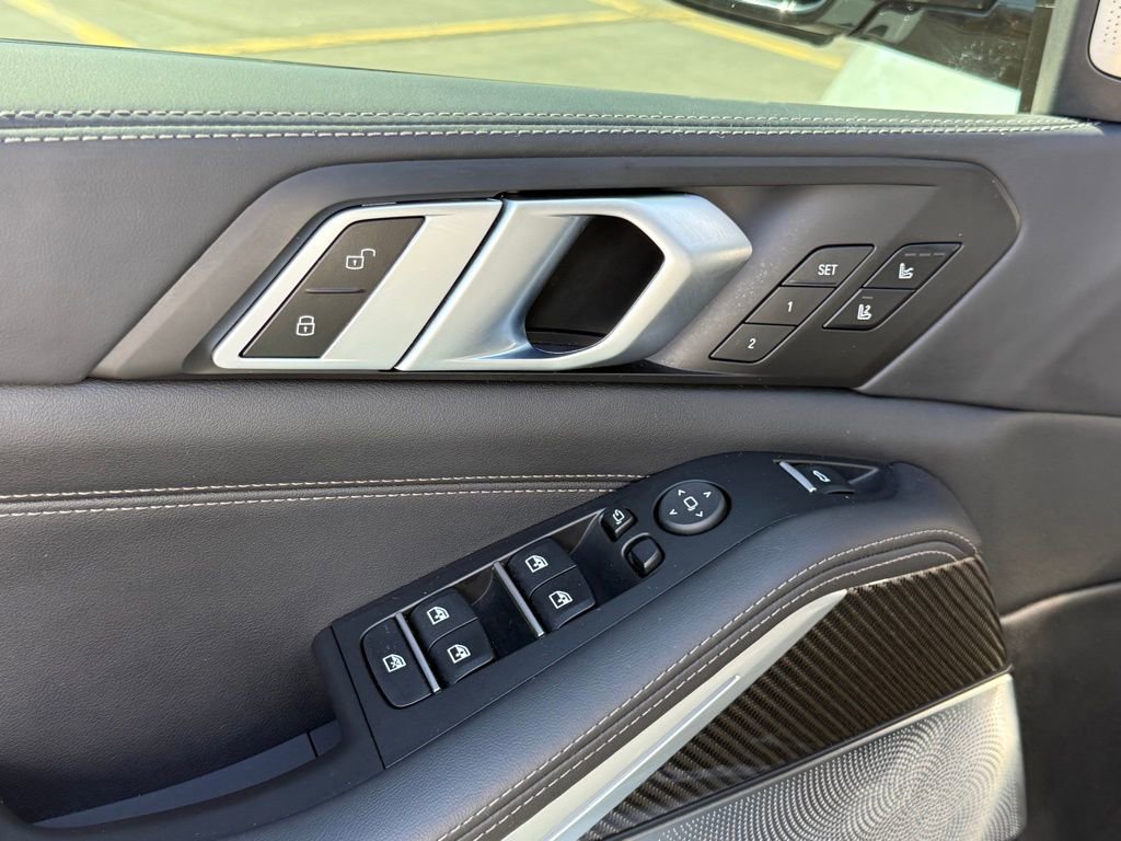 Used 2024 BMW X5 M60i image 10