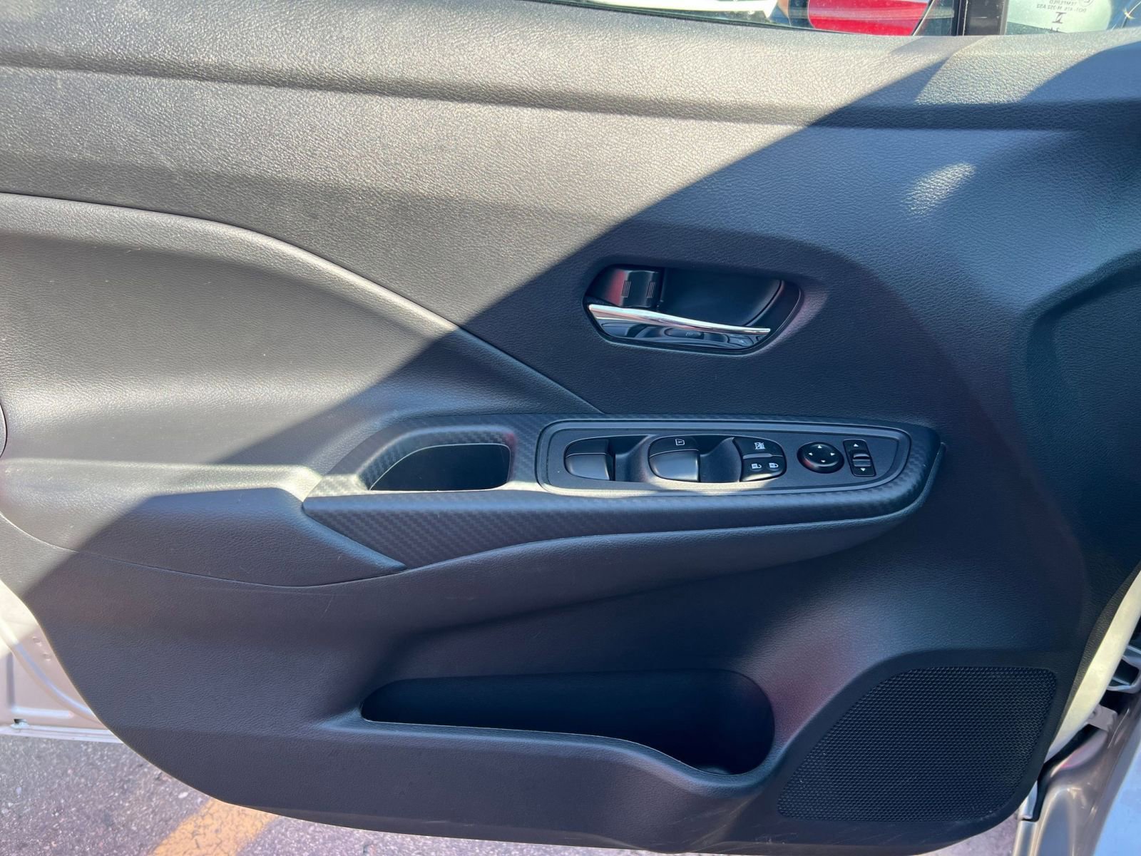 Used 2025 Nissan Versa SV FWD image 18