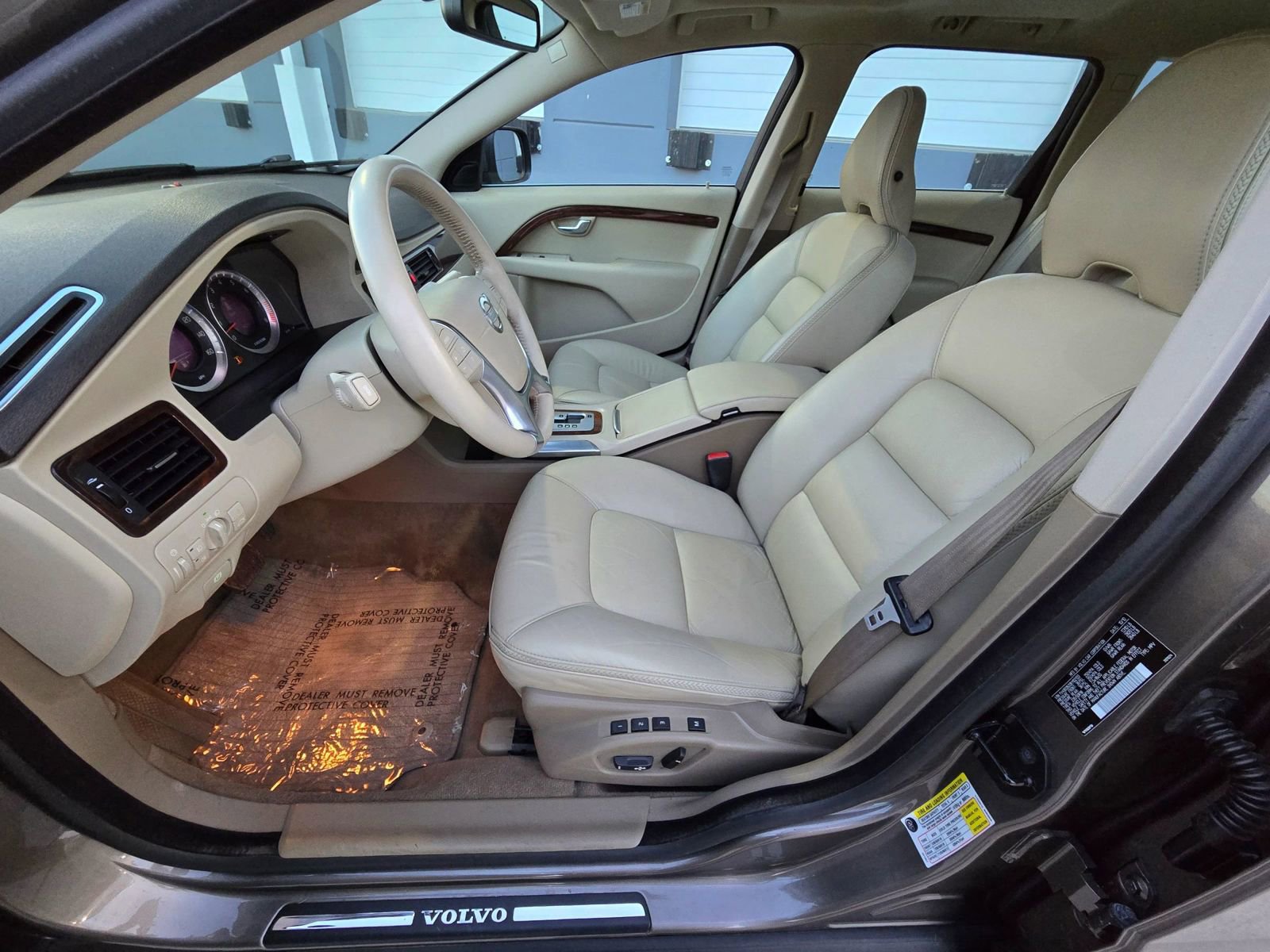 Used 2011 Volvo XC70 T6 image 12