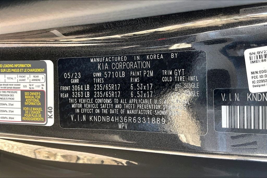 Used 2024 Kia Carnival LX FWD image 18