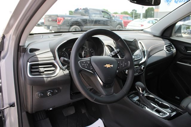 Used 2024 Chevrolet Equinox Premier AWD/4WD image 2