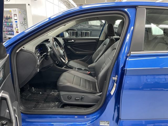 Used 2023 Volkswagen Jetta SE FWD image 7