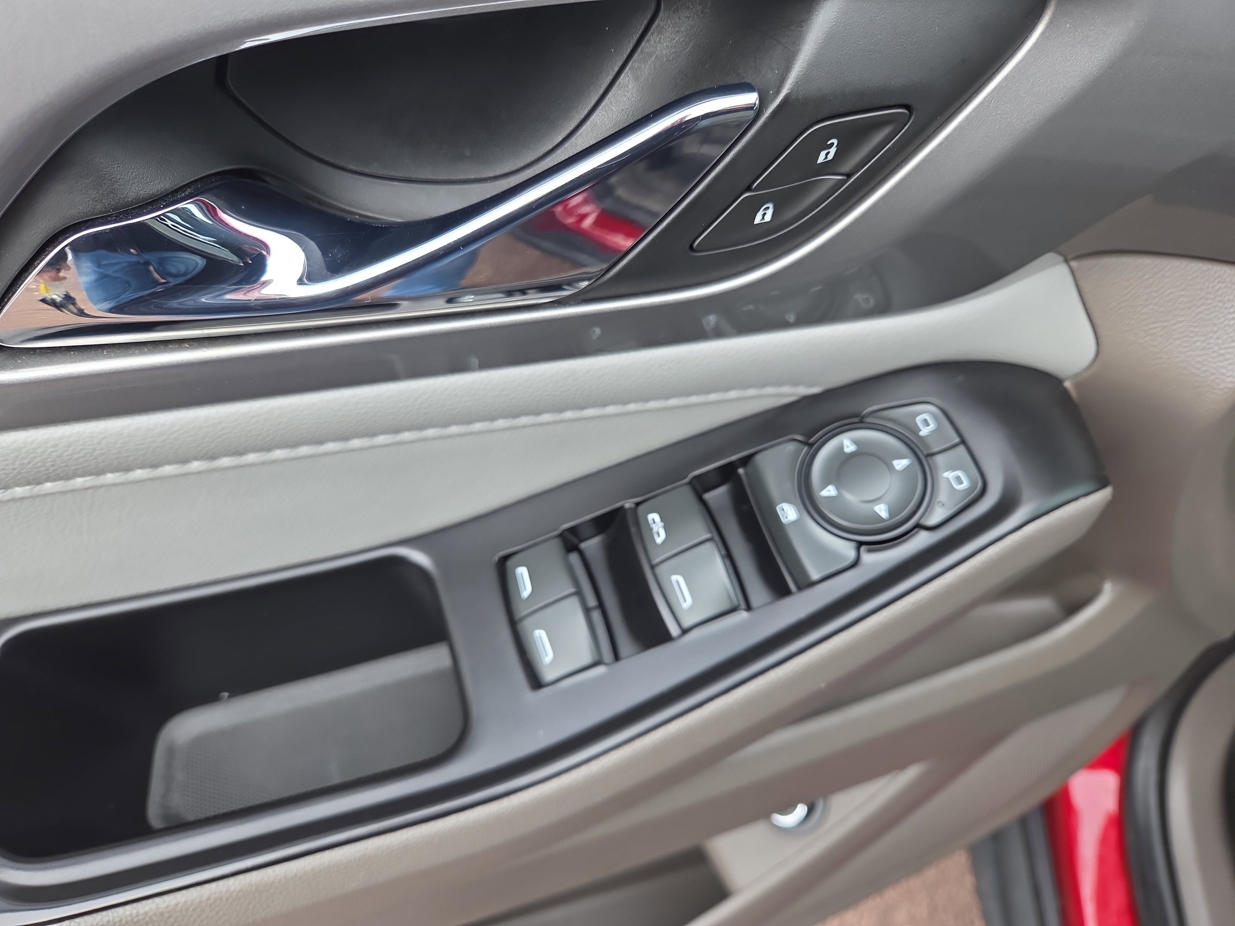 Used 2019 Chevrolet Traverse LT image 28