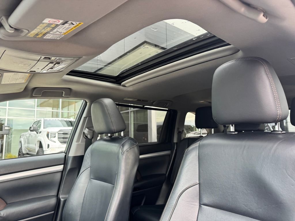 Used 2015 Toyota Highlander XLE image 53