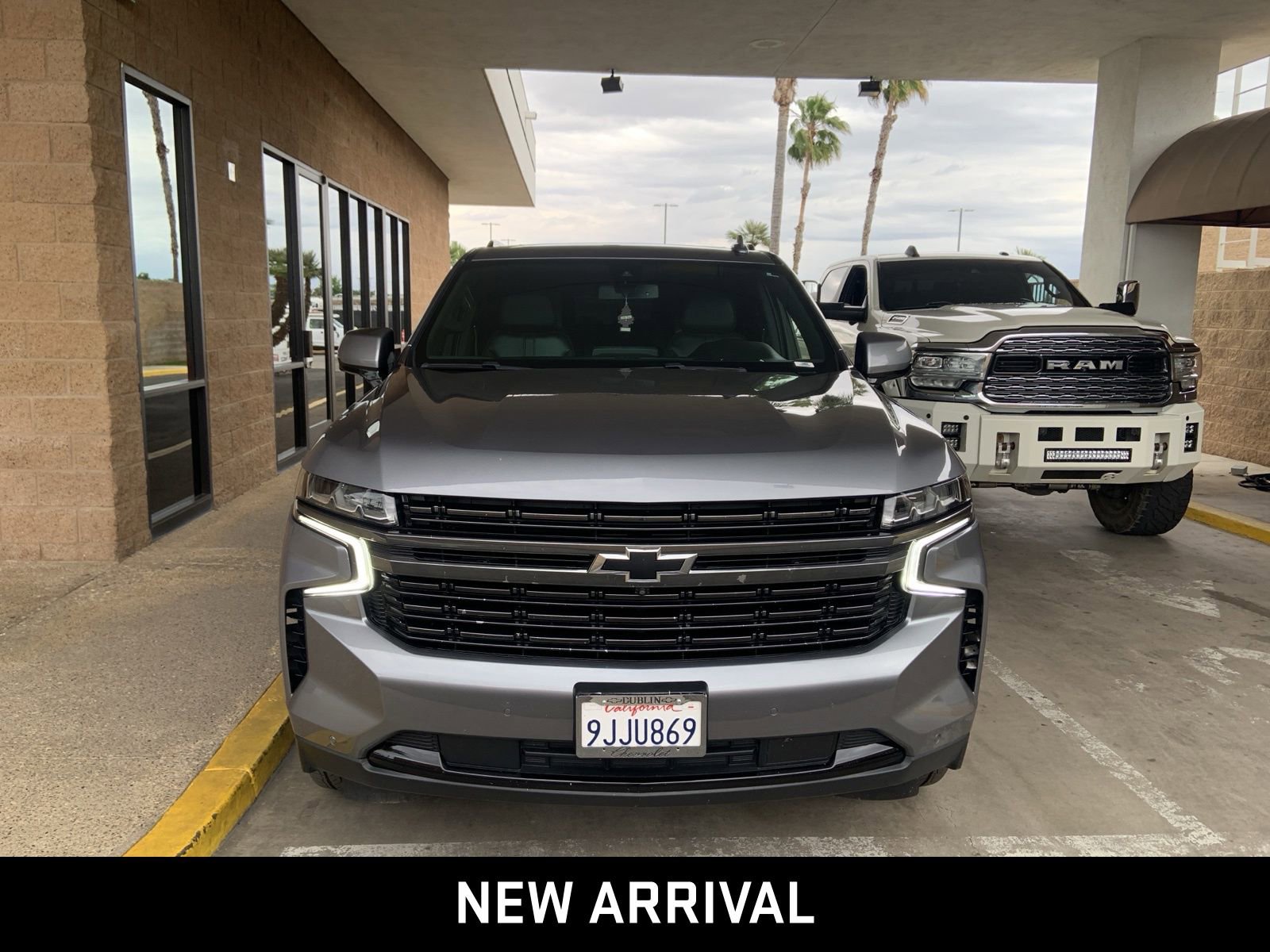 Used 2022 Chevrolet Suburban RST w/ Sport Performance Package AWD/4WD image 2