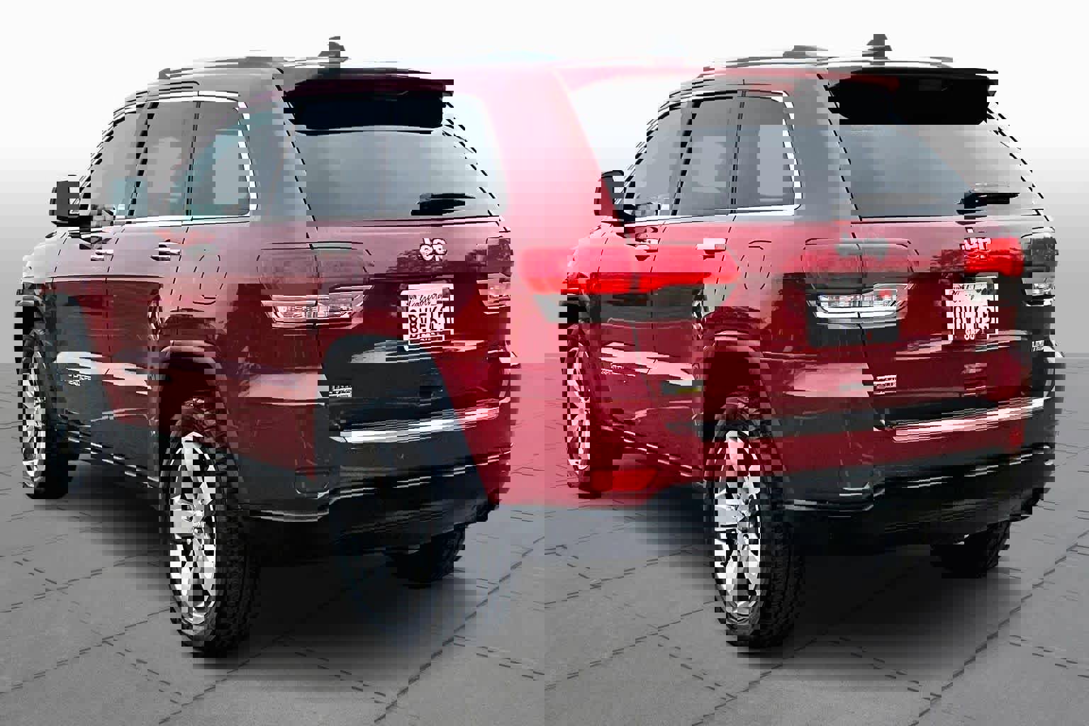 Used 2015 Jeep Grand Cherokee Limited w/ Luxury Group II image 11