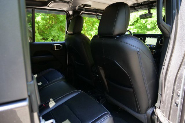 Used 2022 Jeep Gladiator Overland w/ Popular Equipment Package AWD/4WD image 32