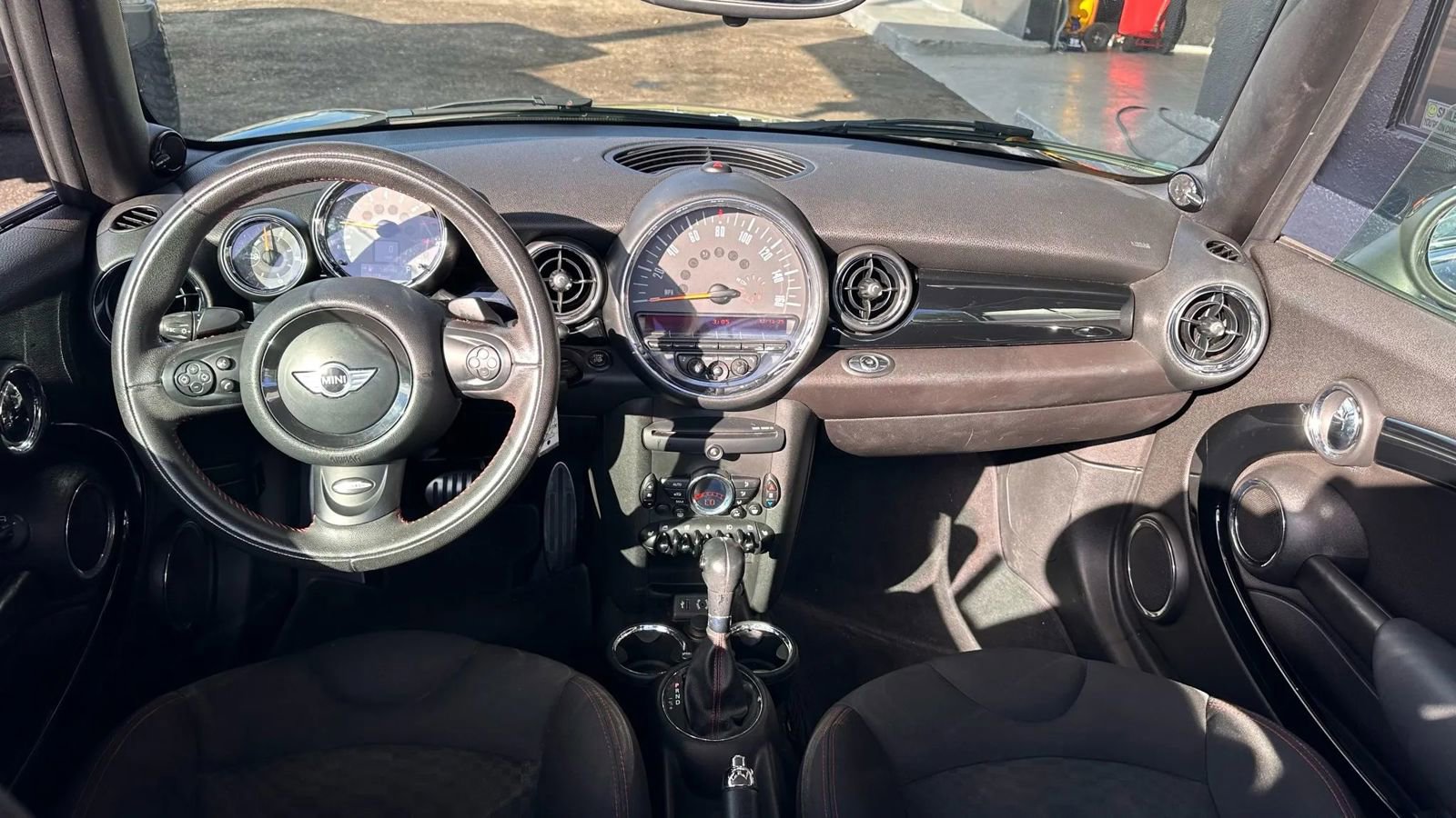 Used 2015 MINI Cooper S image 10