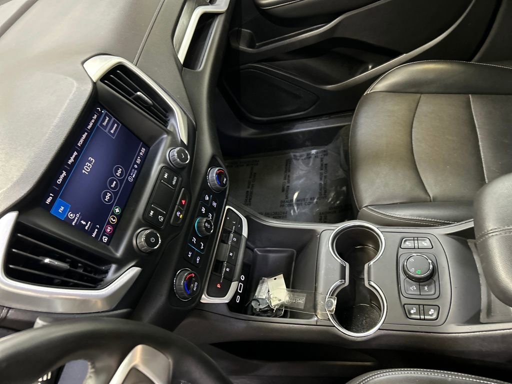 Used 2024 GMC Terrain SLT image 28