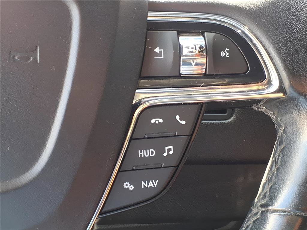 Used 2019 Lincoln Navigator Reserve image 11