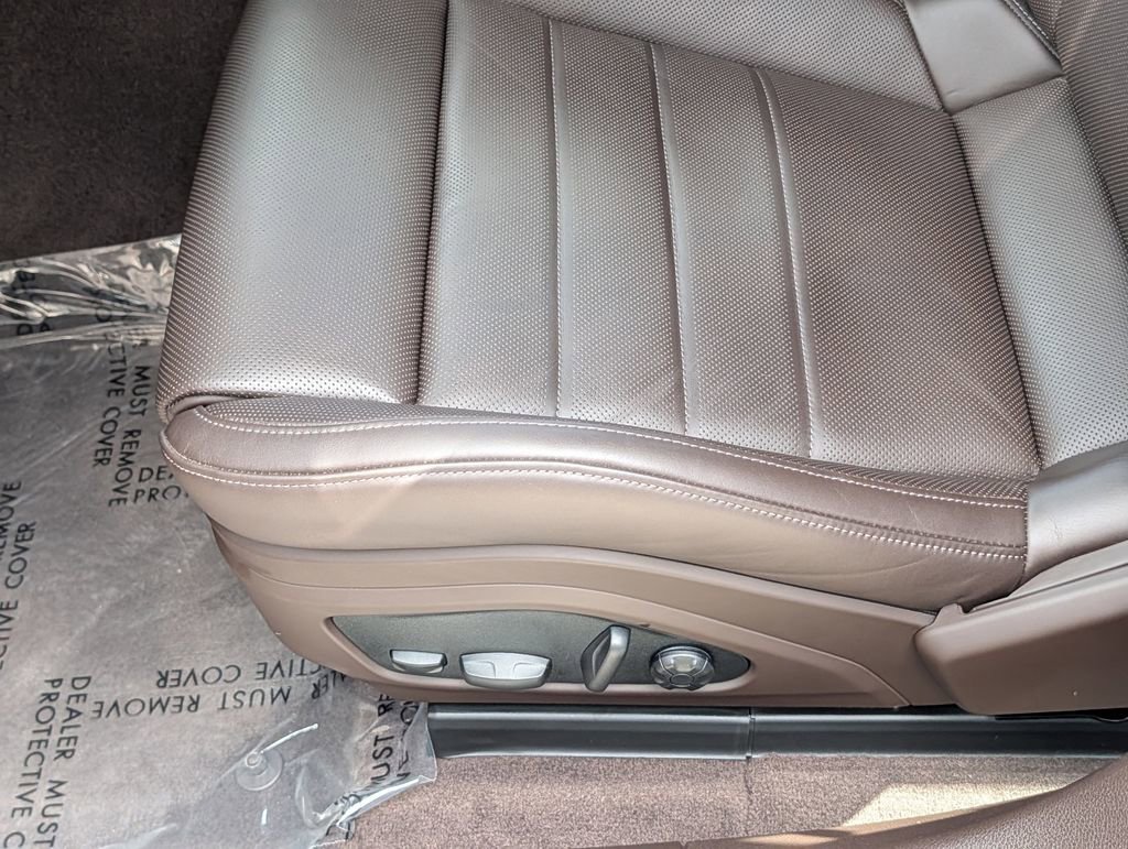 Used 2025 Porsche Panamera 4 image 26