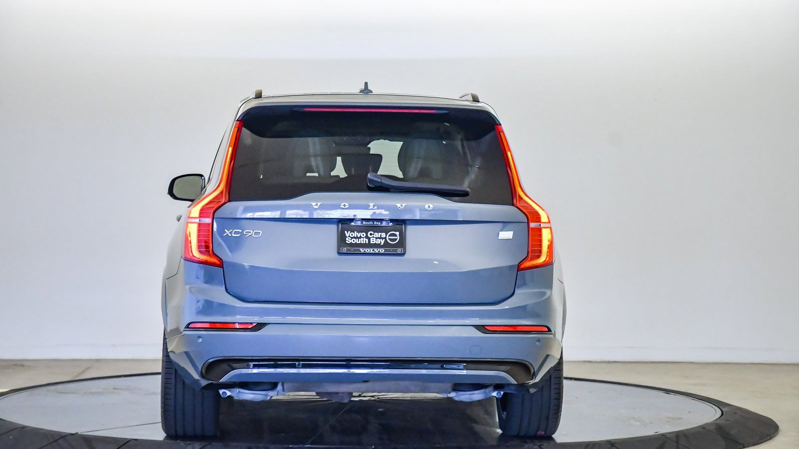 Certified 2023 Volvo XC90 T8 Ultimate image 3