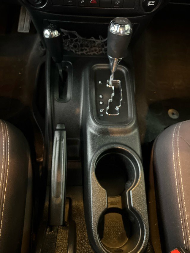 Used 2015 Jeep Wrangler Rubicon w/ Power Convenience Group image 21