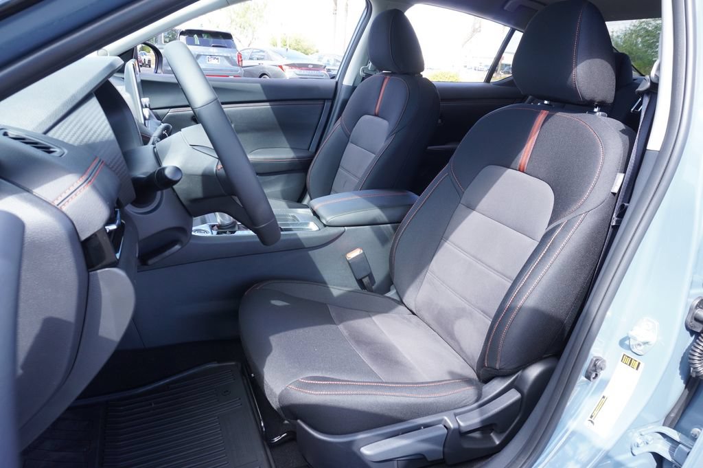 Certified 2025 Nissan Sentra SR FWD image 13