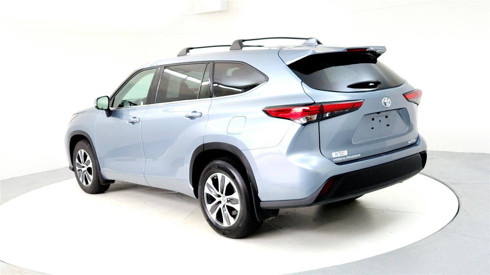 Certified 2022 Toyota Highlander XLE image 4