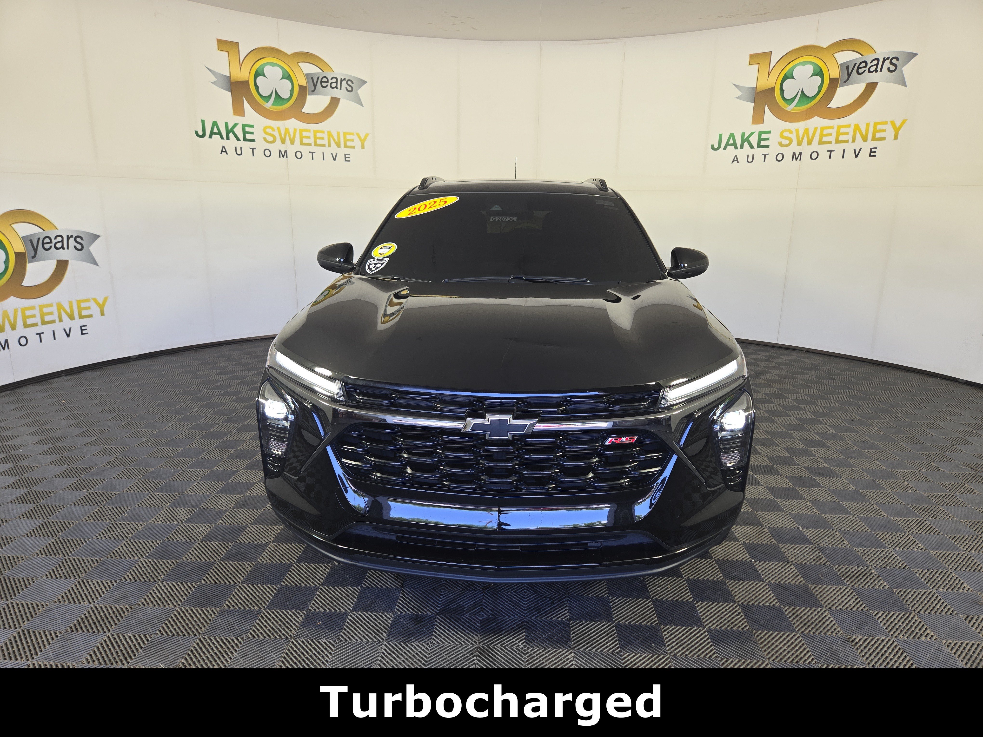 Certified 2025 Chevrolet Trax RS w/ Sunroof Package FWD image 2