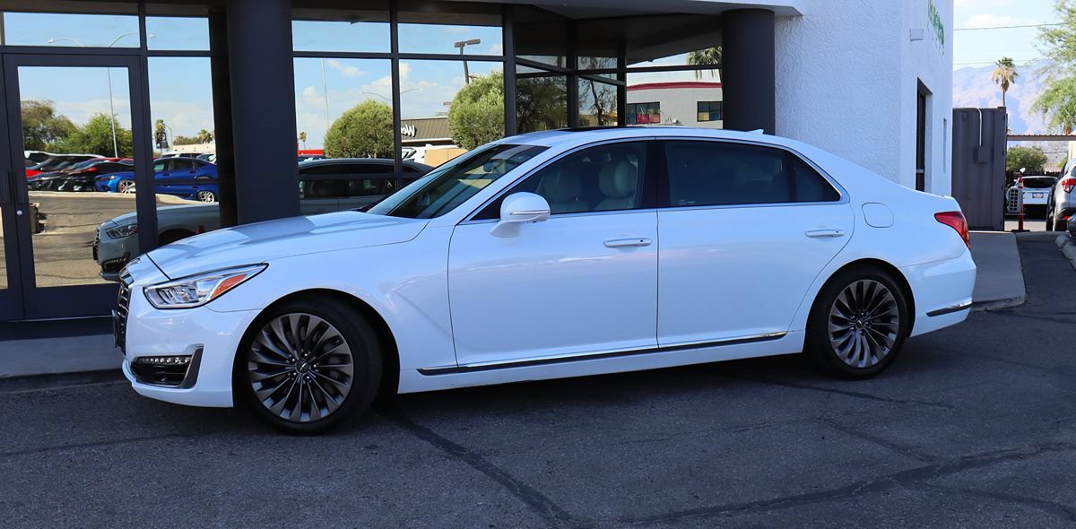 Used 2017 Genesis G90 3.3T Premium RWD image 4