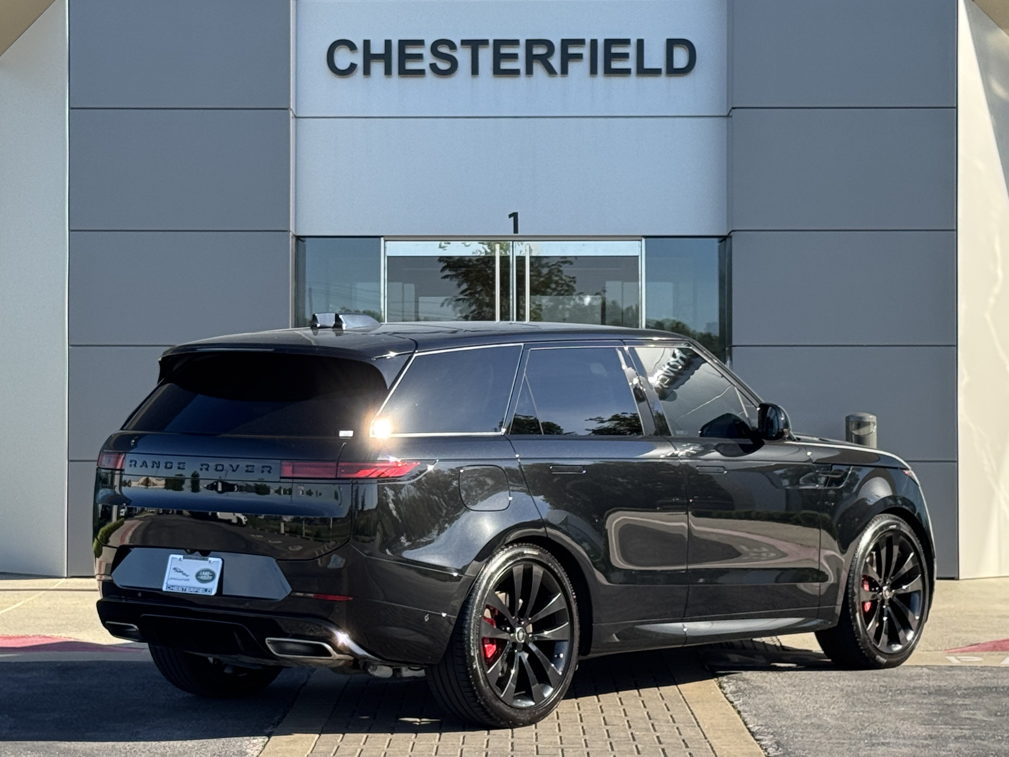 Certified 2025 Land Rover Range Rover Sport Dynamic SE AWD/4WD image 2