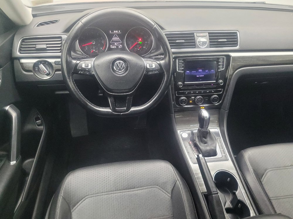 Used 2016 Volkswagen Passat 1.8T SE FWD image 22