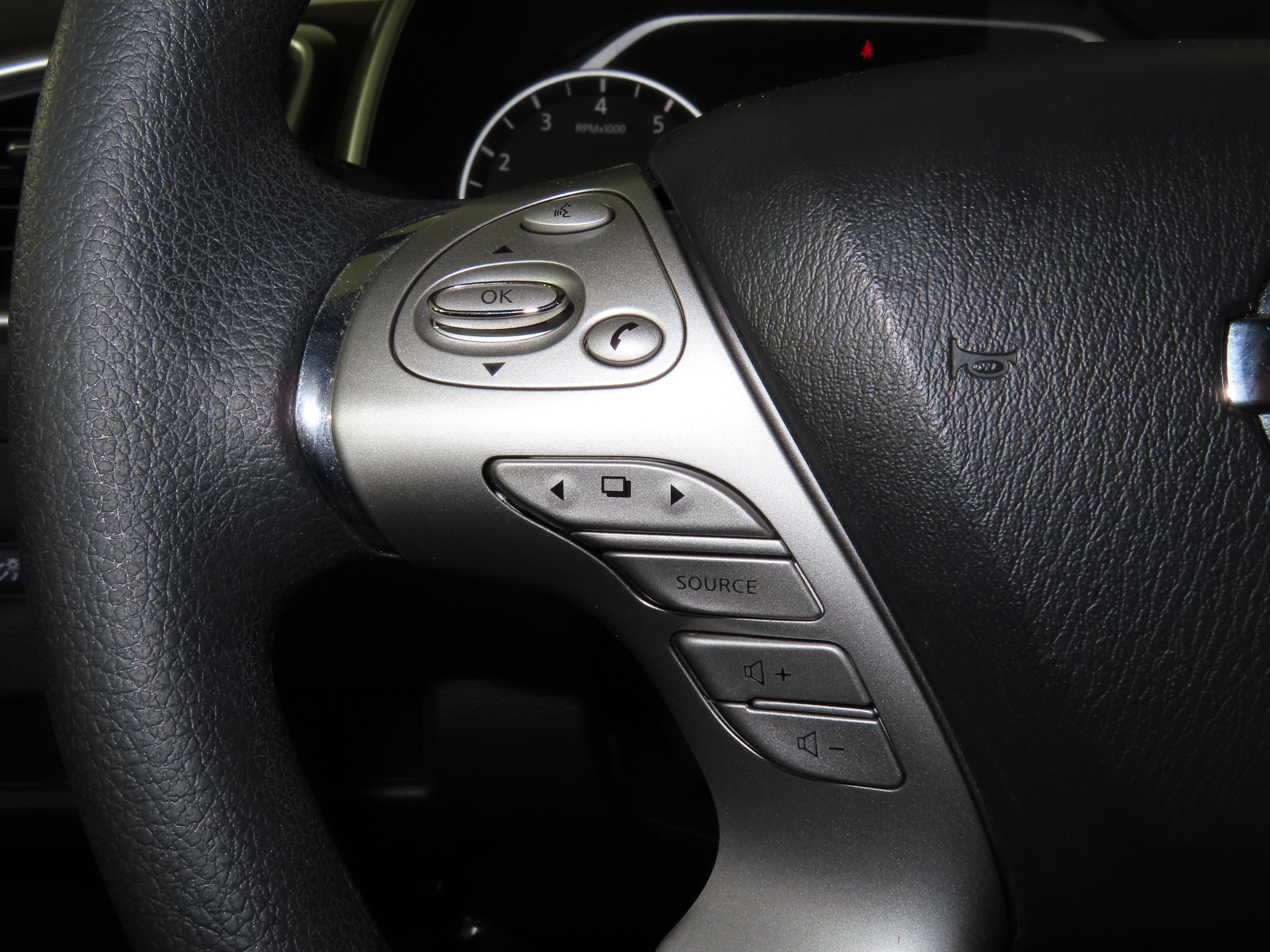 Used 2018 Nissan Murano S image 55