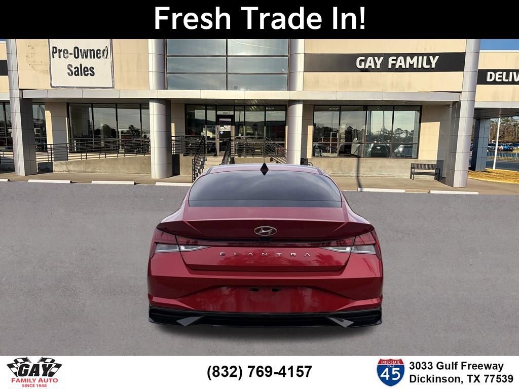Used 2021 Hyundai Elantra SEL w/ Convenience + Premium Package image 8
