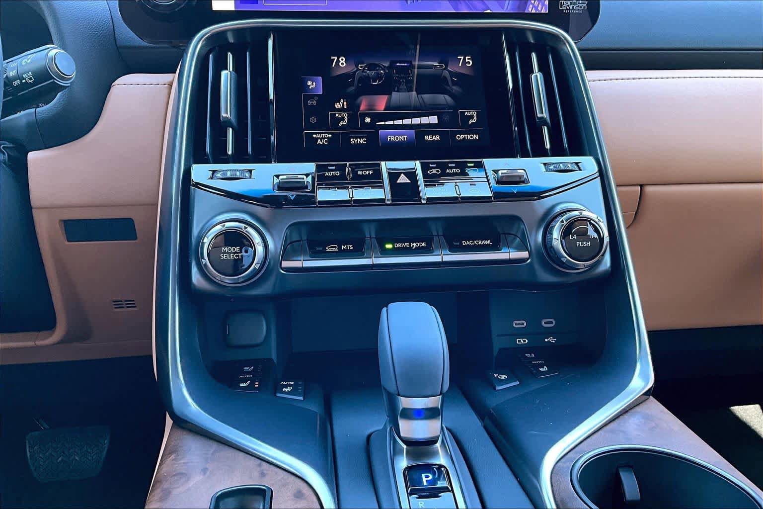 New 2026 Lexus LX 700h Luxury AWD/4WD image 19