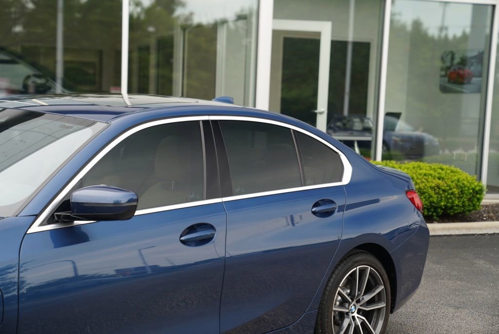 Used 2021 BMW 330e xDrive AWD/4WD image 3