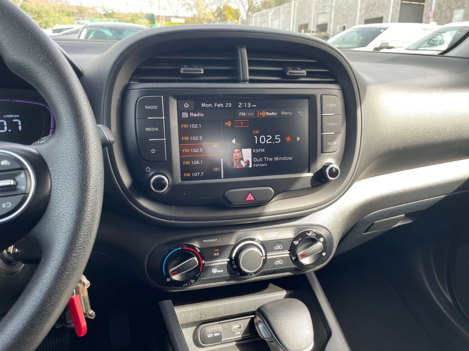 Used 2025 Kia Soul LX w/ LX Technology Package image 17