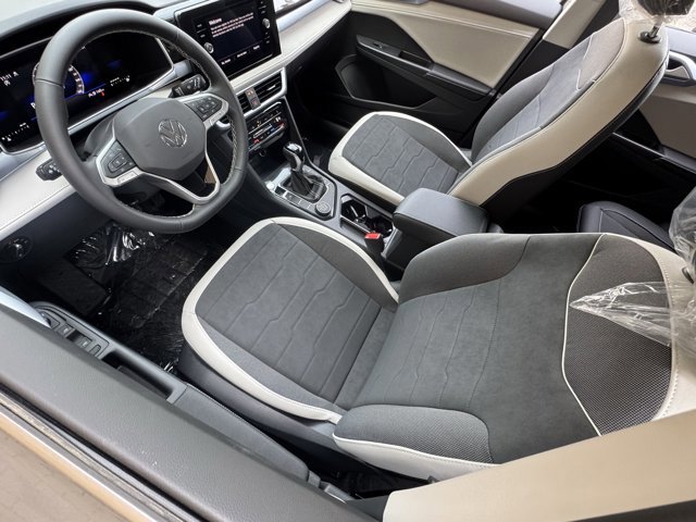 New 2026 Volkswagen Taos SE image 24