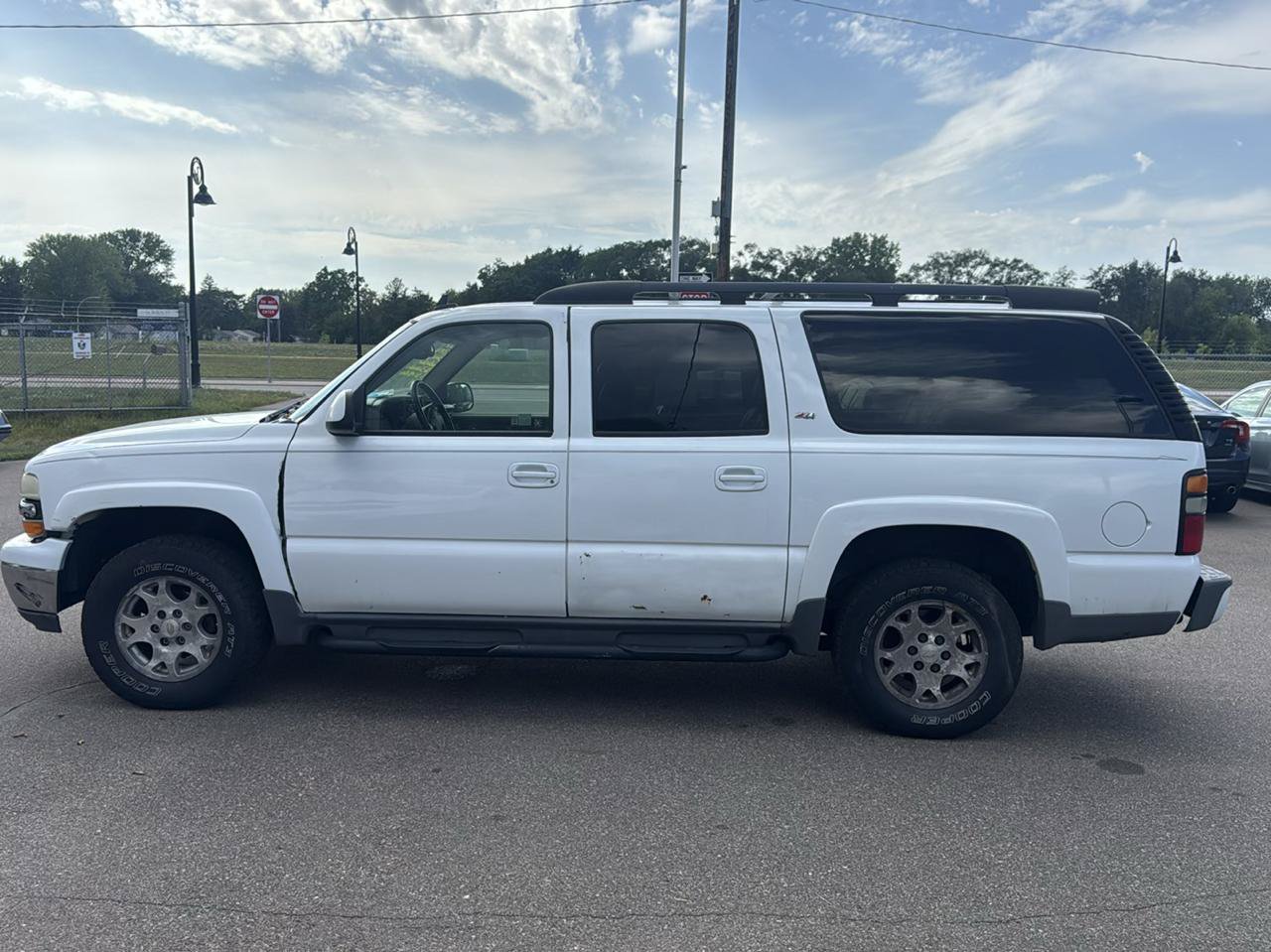 Used 2006 Chevrolet Suburban Z71 w/ Z71 Preferred Equipment Group AWD/4WD image 8