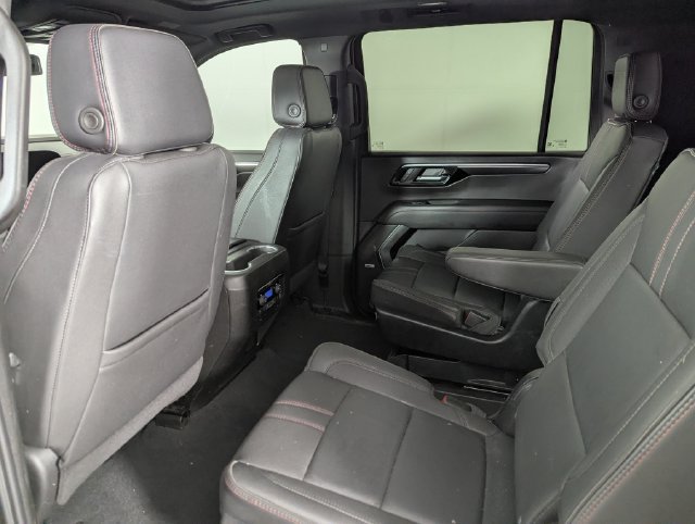 Used 2025 Chevrolet Suburban RST w/ Comfort Package AWD/4WD image 17