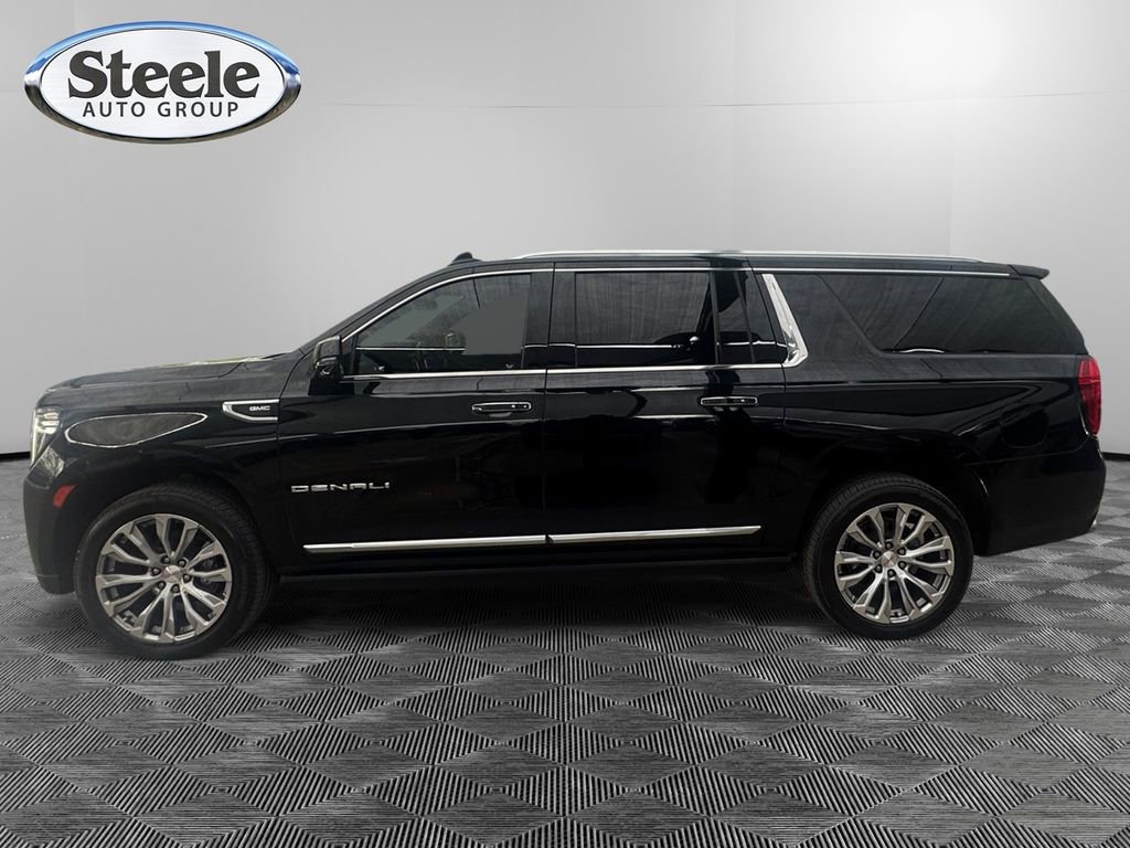 Used 2022 GMC Yukon XL Denali image 2