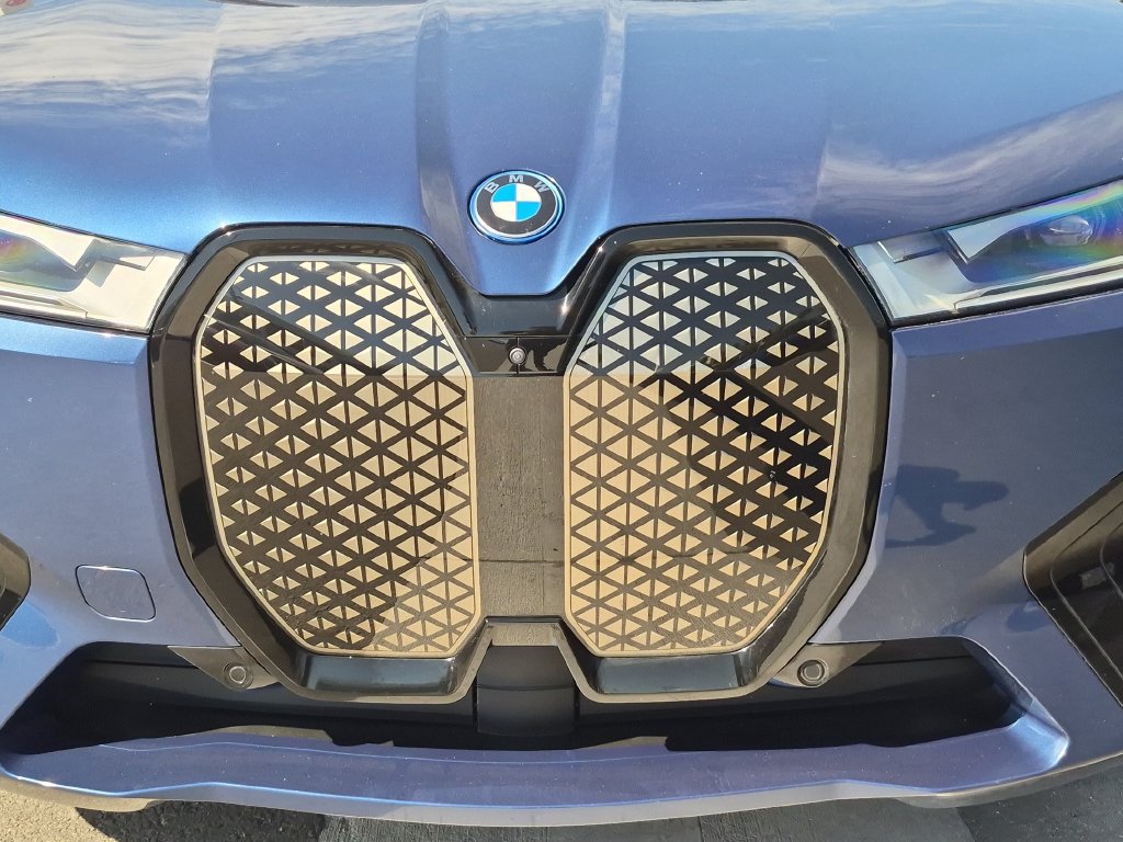 Used 2024 BMW iX xDrive50 w/ Sport Package AWD/4WD image 34