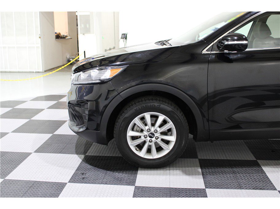 Used 2020 Kia Sorento LX image 9