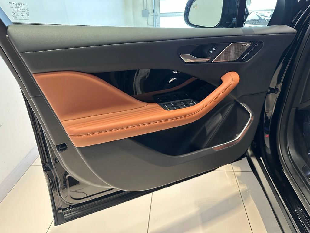New 2024 Jaguar I-PACE R-Dynamic HSE AWD/4WD image 22
