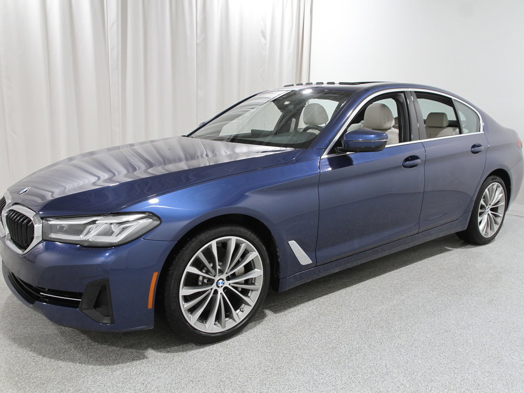 Certified 2022 BMW 530i xDrive w/ Convenience Package image 3