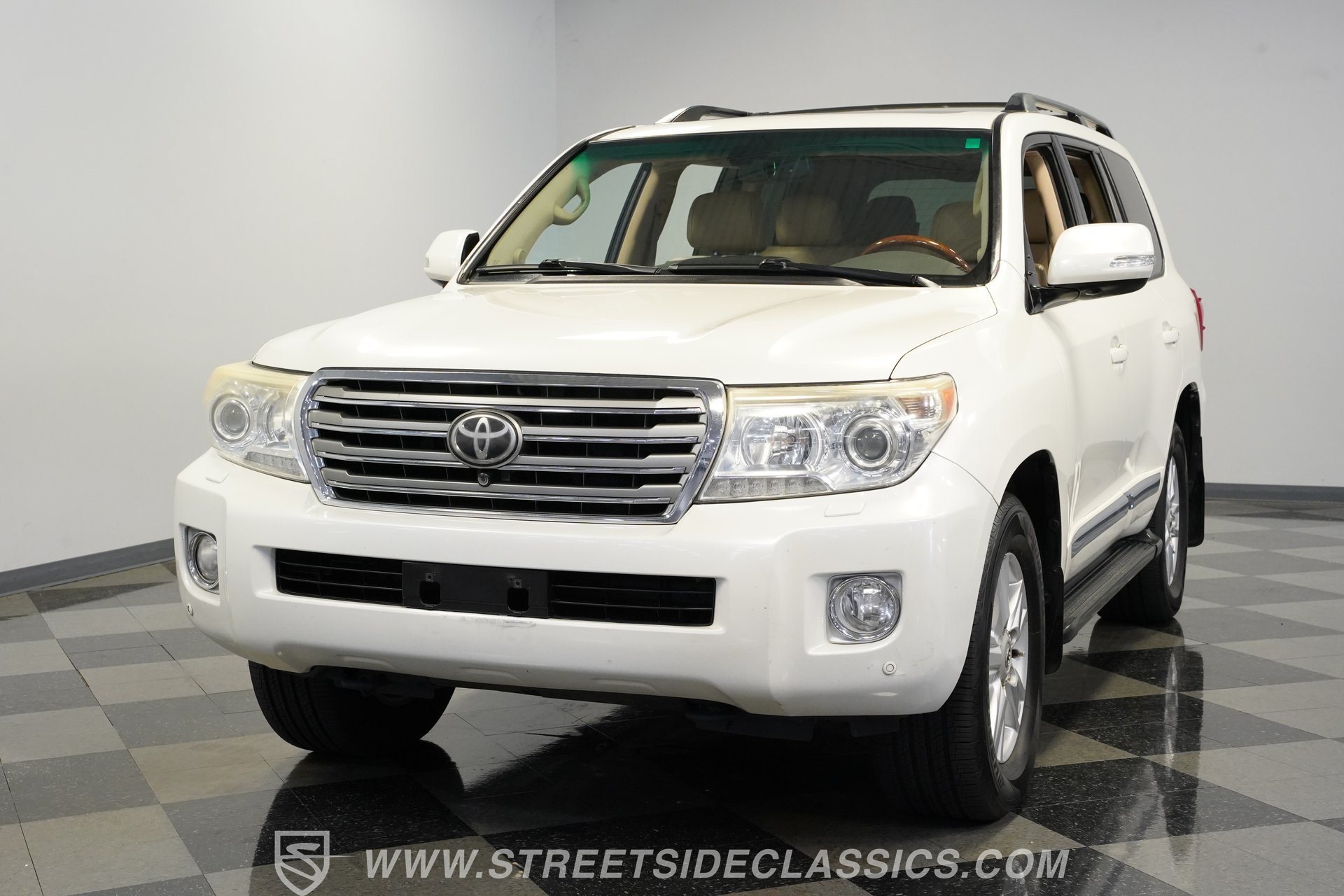 Used 2013 Toyota Land Cruiser AWD/4WD image 19