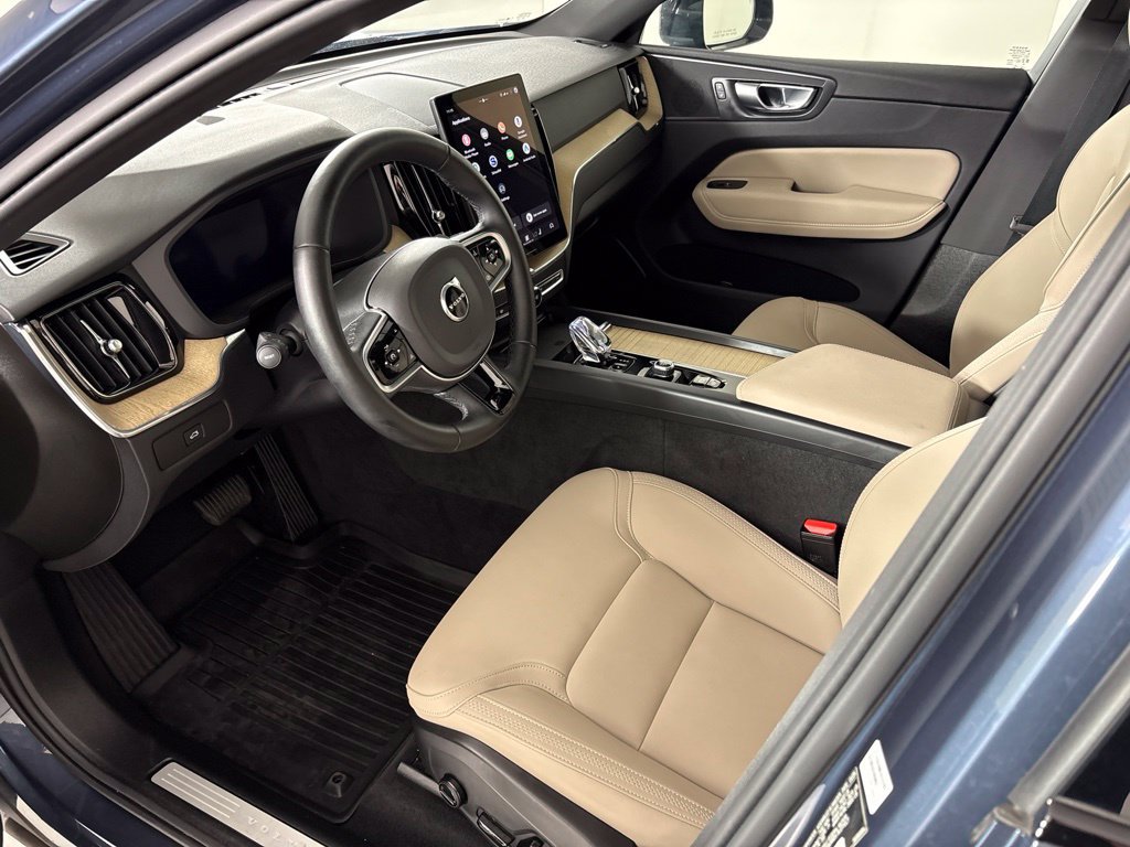 Used 2026 Volvo XC60 B5 Plus AWD/4WD image 29