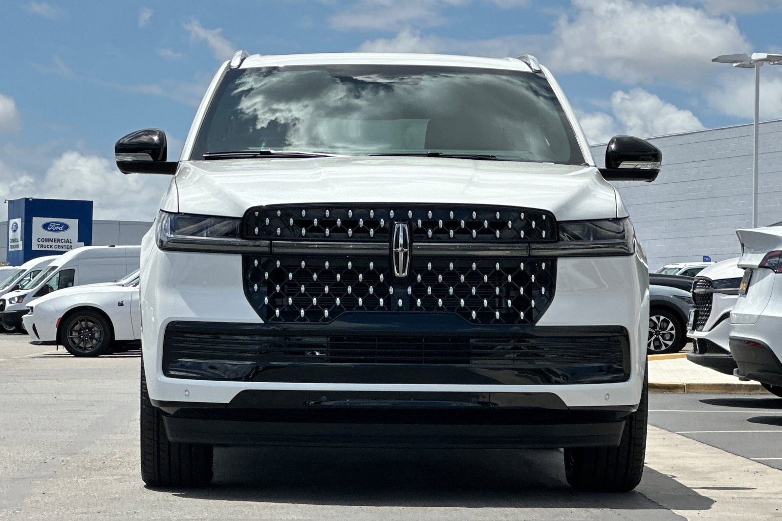 New 2026 Lincoln Navigator L Black Label AWD/4WD image 8