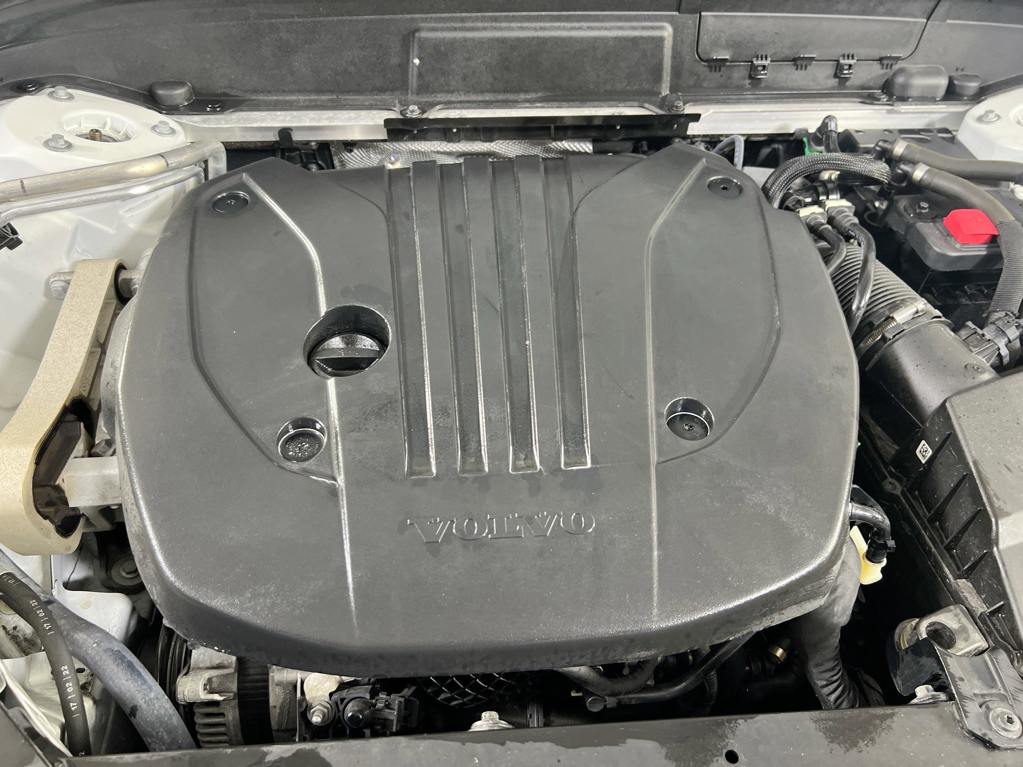 Used 2022 Volvo XC60 B5 Momentum w/ Advanced Package image 29