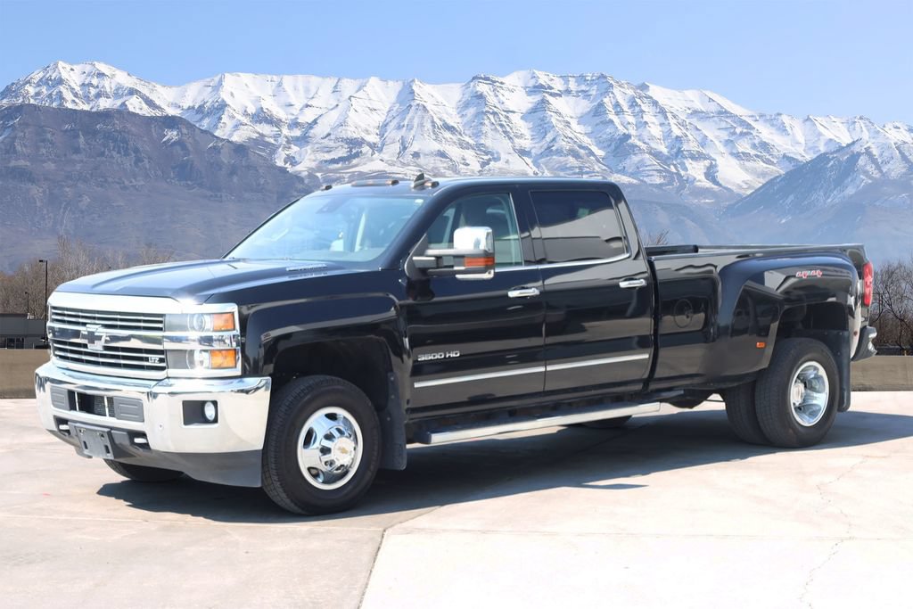 Used 2015 Chevrolet Silverado 3500 LTZ AWD/4WD image 2