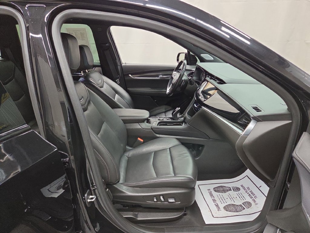 Used 2022 Cadillac XT6 Sport w/ Technology Package AWD/4WD image 12