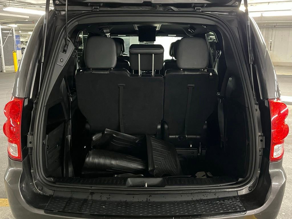 Used 2017 Dodge Grand Caravan SXT w/ Driver Convenience Group FWD image 29
