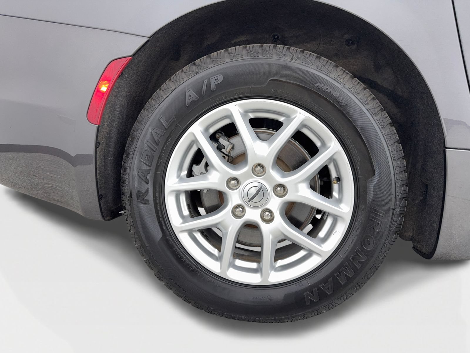 Used 2023 Chrysler Pacifica Touring-L FWD image 47