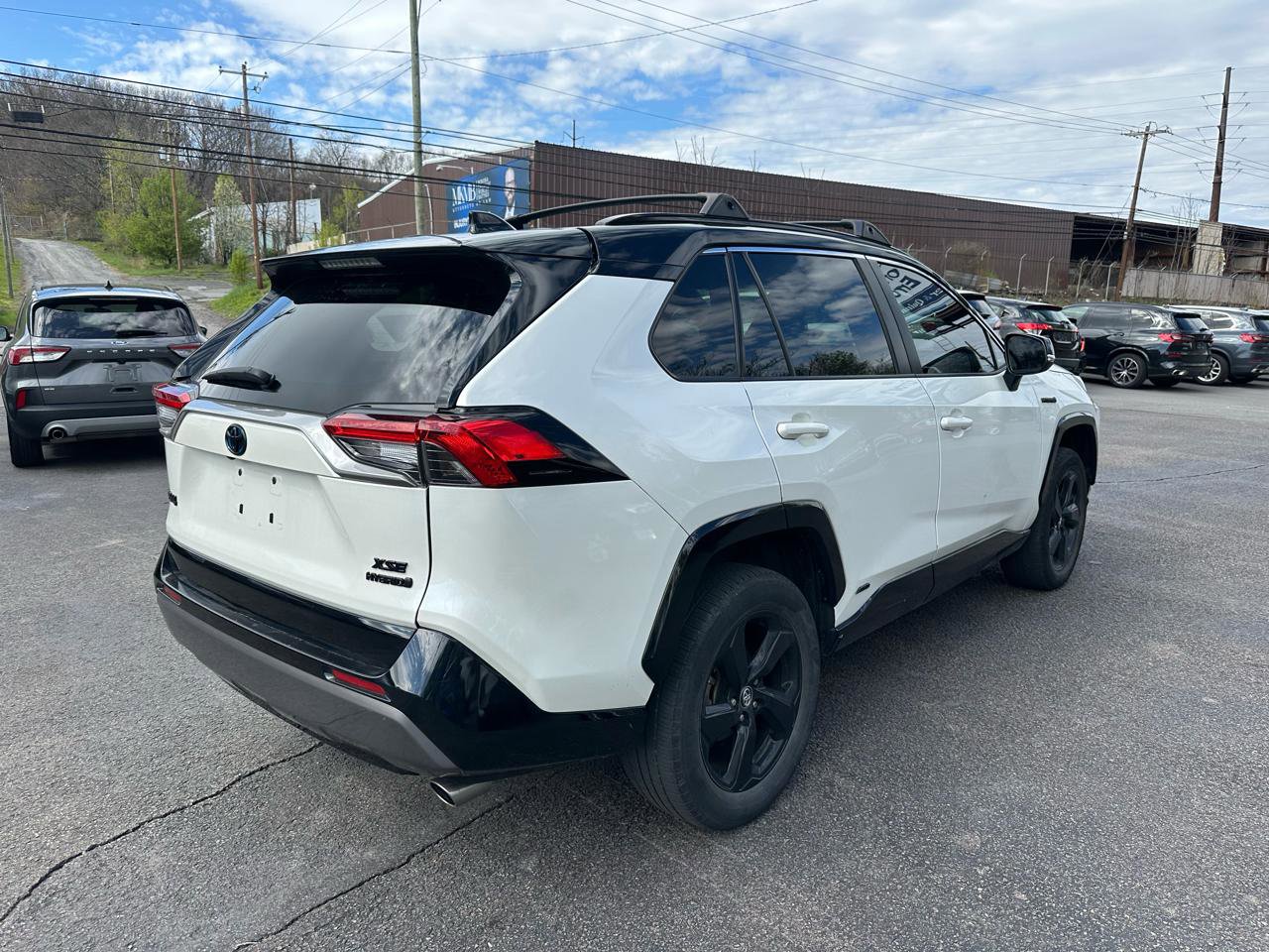 Used 2019 Toyota RAV4 XSE w/ Carpet Mat Package AWD/4WD image 4