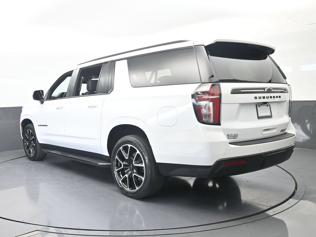 Used 2024 Chevrolet Suburban RST RWD image 4