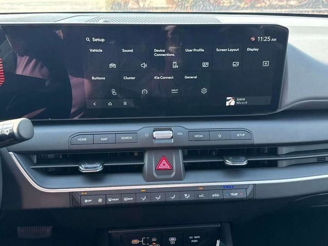 Used 2025 Kia K4 LXS image 33